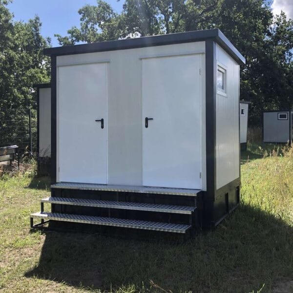 Cabina Sanitaria Autonoma – WC, Doccia e Serbatoio Acque Reflue Integrato