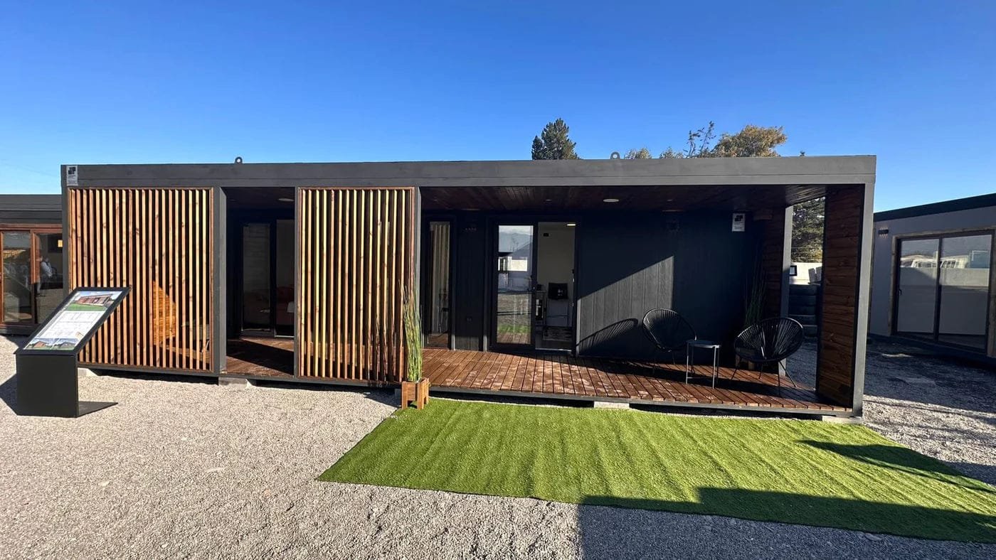 Modulo Abitativo “SURF BOX” 30m² – Design Moderno e Finiture di Prestigio